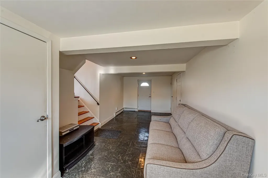 49 Spector Lane Plainview NY 11803