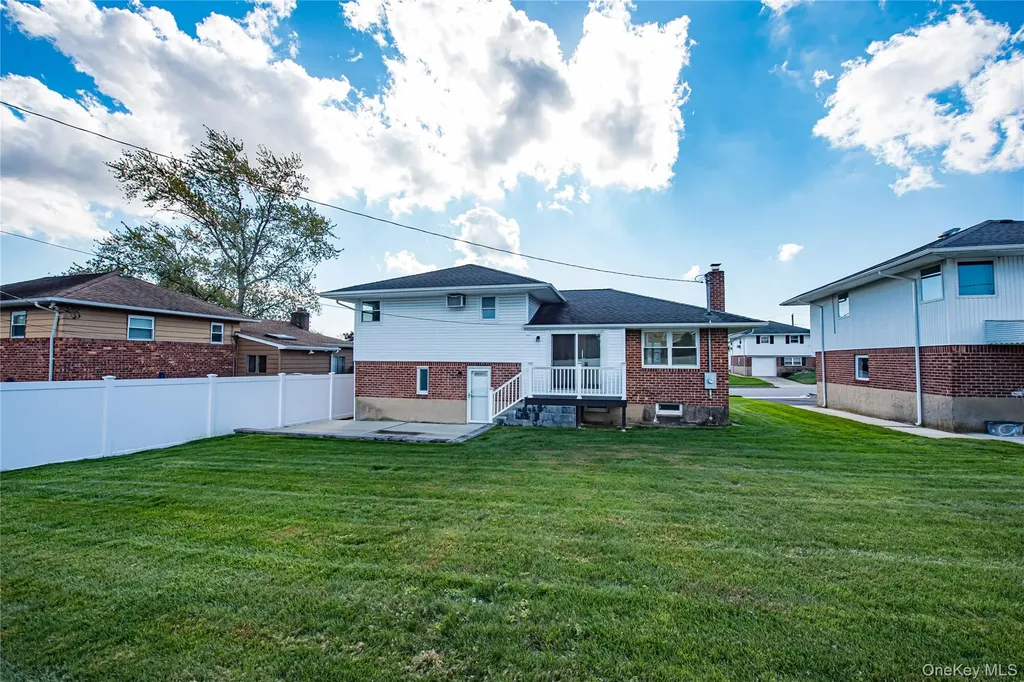 49 Spector Lane Plainview NY 11803