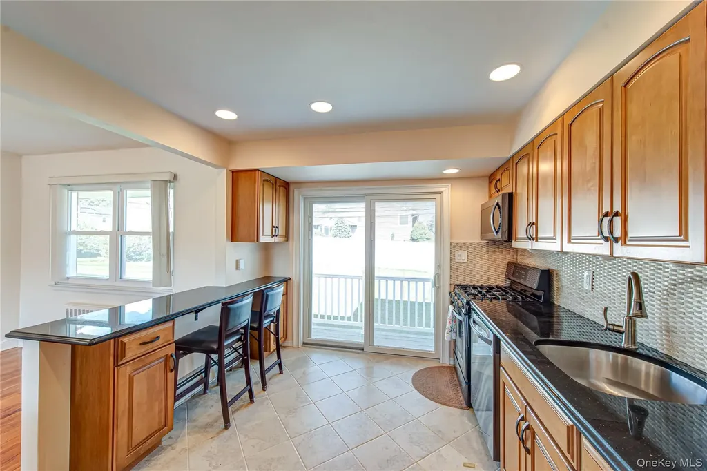 49 Spector Lane Plainview NY 11803