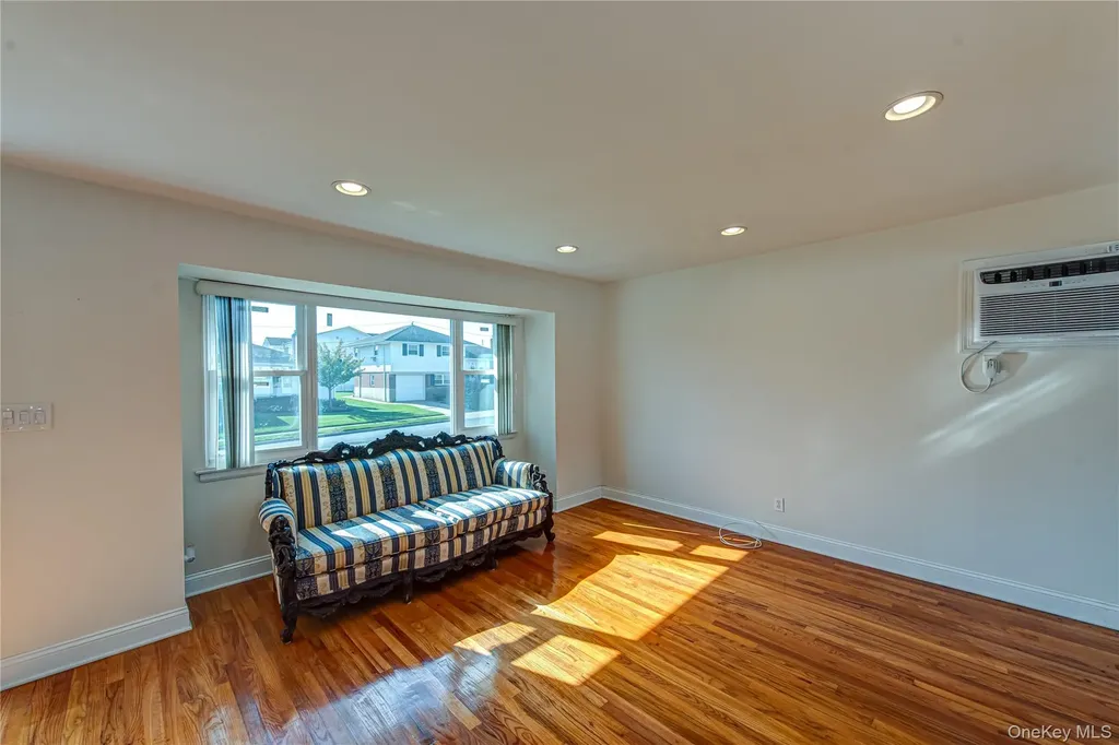 49 Spector Lane Plainview NY 11803