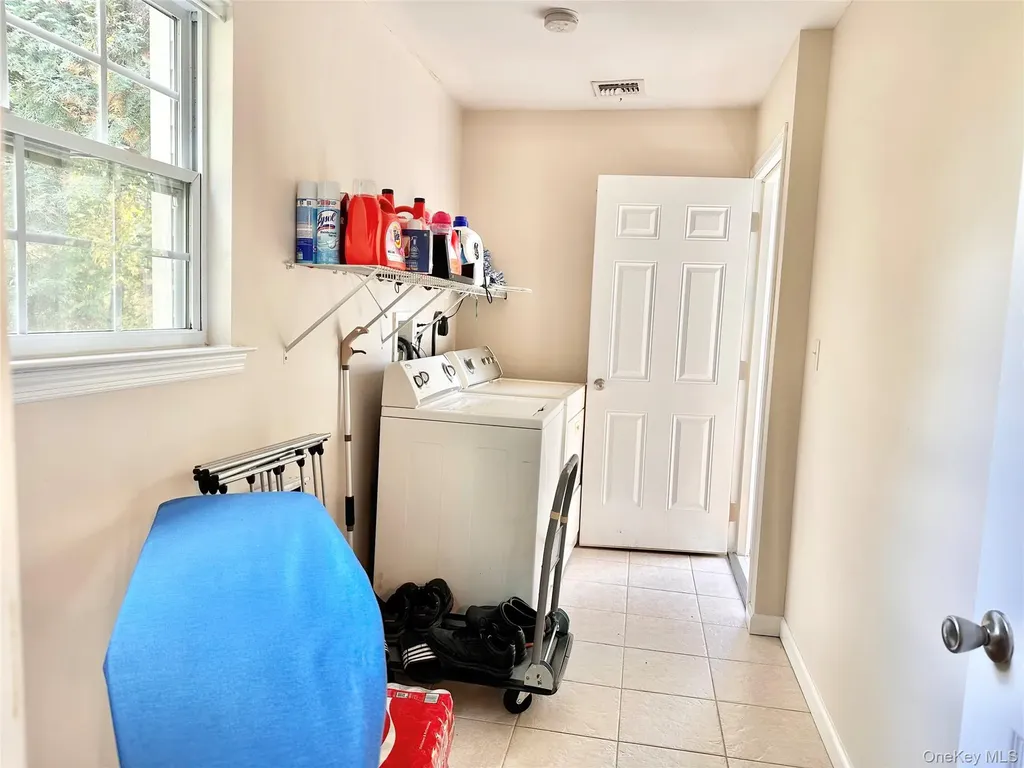 59 Hammond Lane Centereach NY 11720