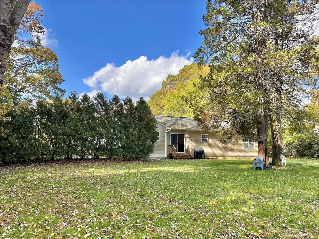 59 Hammond Lane Centereach NY 11720