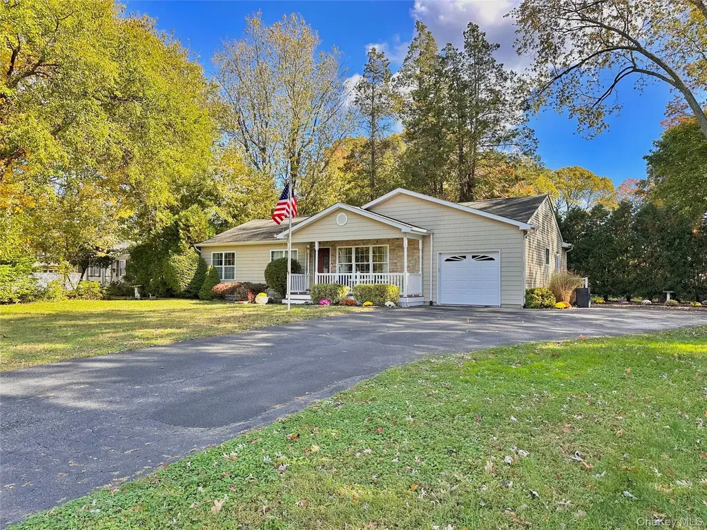 59 Hammond Lane Centereach NY 11720