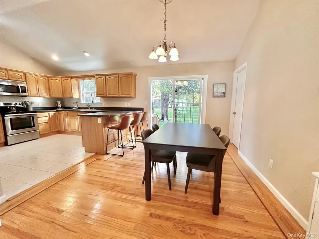 59 Hammond Lane Centereach NY 11720