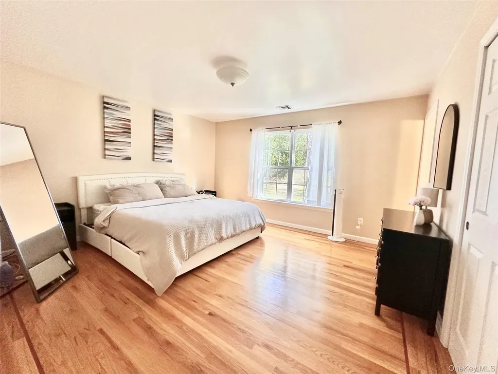59 Hammond Lane Centereach NY 11720
