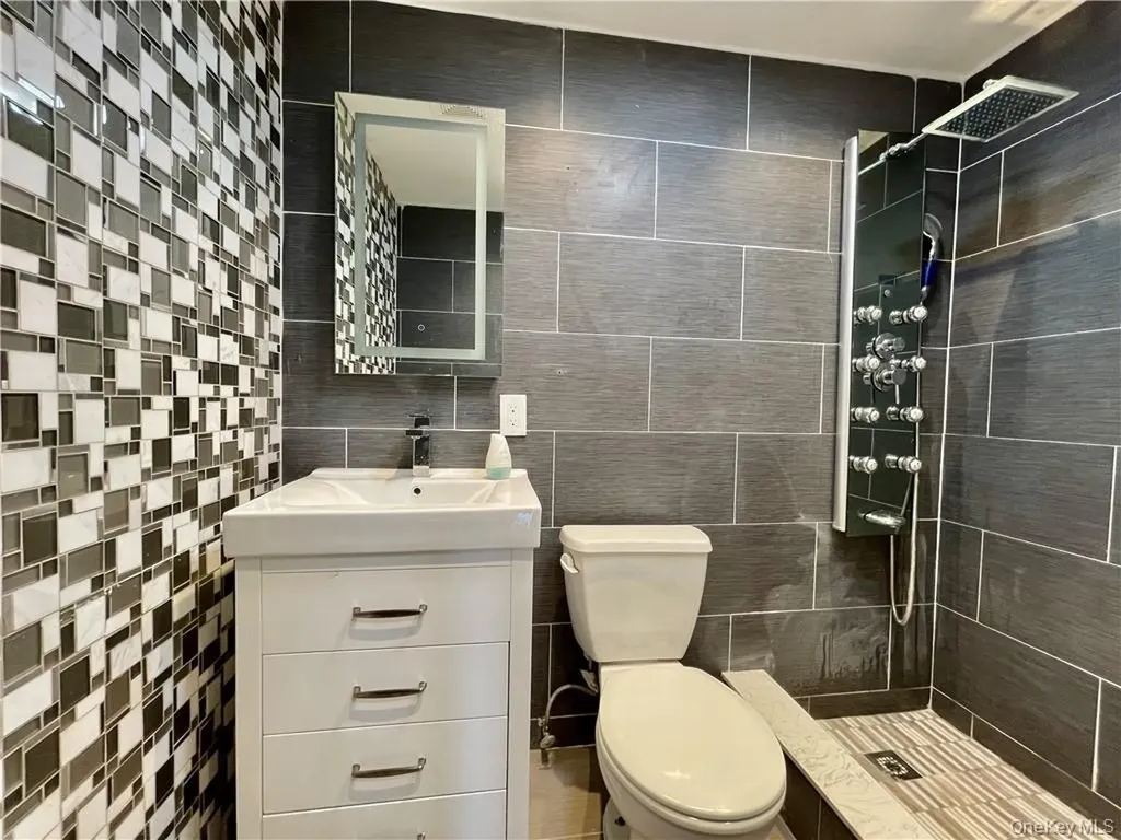 3099 Heath Avenue Bronx NY 10463