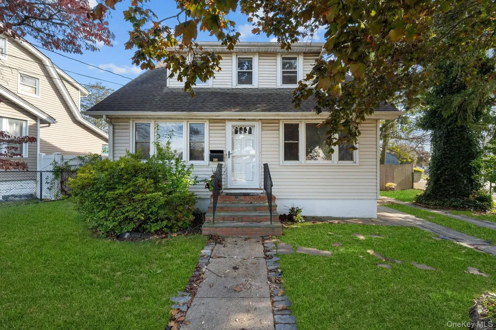 268 Grand Avenue Freeport NY 11520