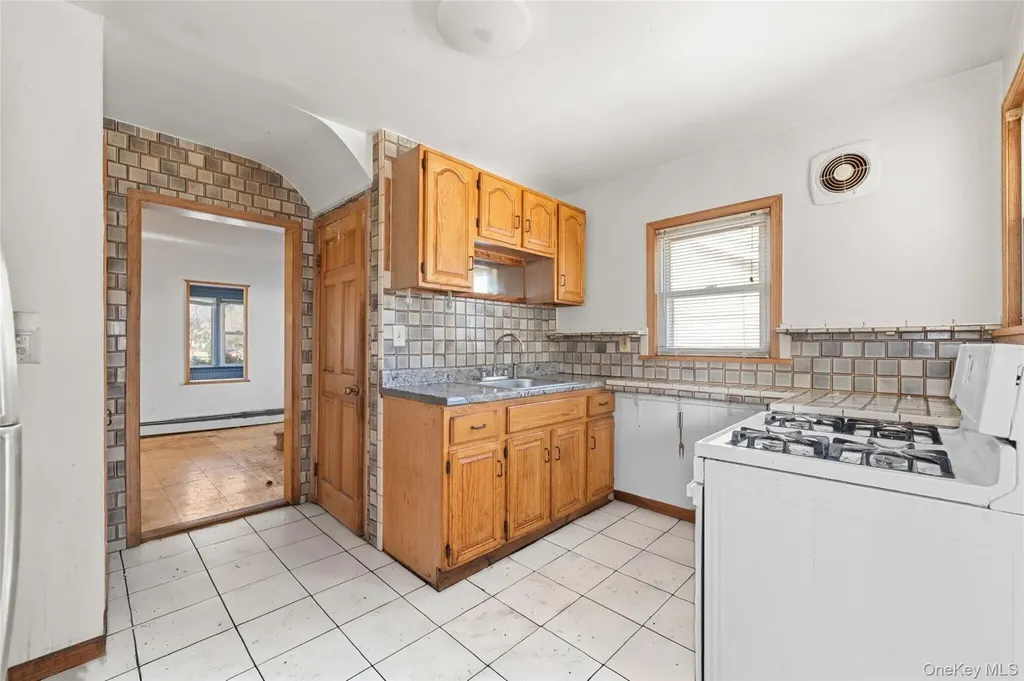 268 Grand Avenue Freeport NY 11520