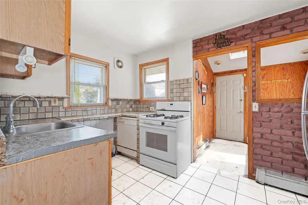 268 Grand Avenue Freeport NY 11520
