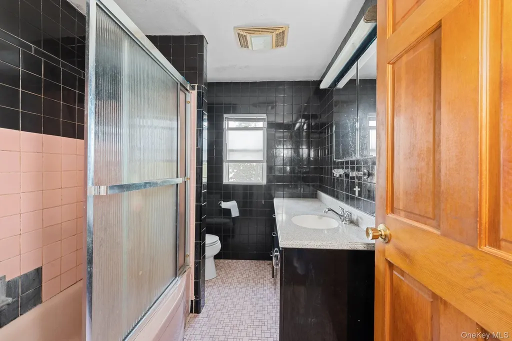 268 Grand Avenue Freeport NY 11520