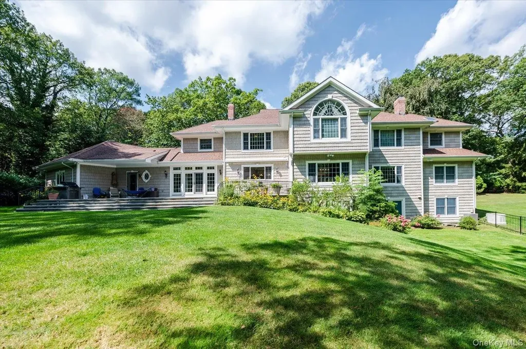 155 Jennings Road Cold Spring Harbor NY 11724
