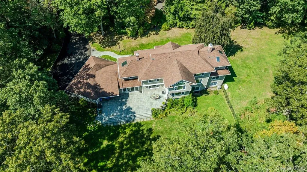 155 Jennings Road Cold Spring Harbor NY 11724