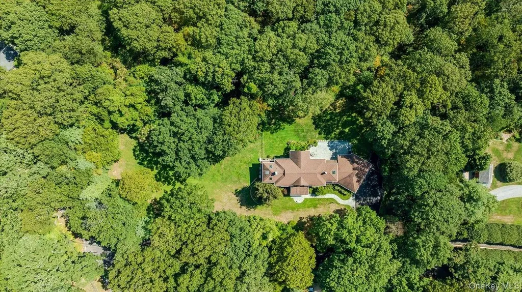 155 Jennings Road Cold Spring Harbor NY 11724
