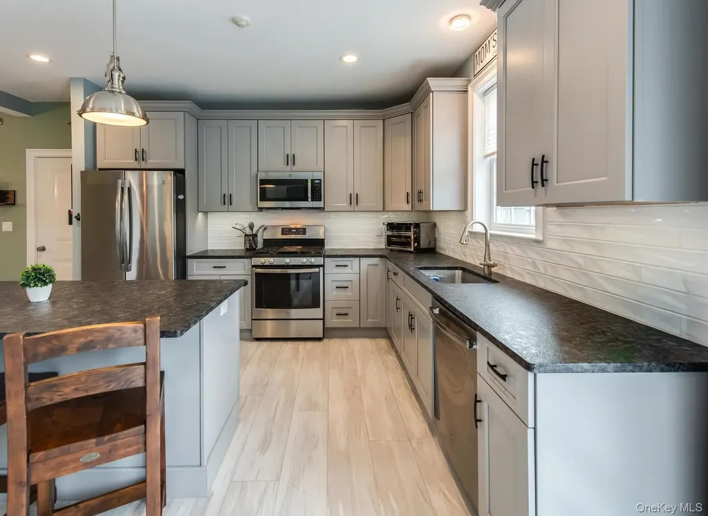 140 Stratford Drive Poughkeepsie NY 12603
