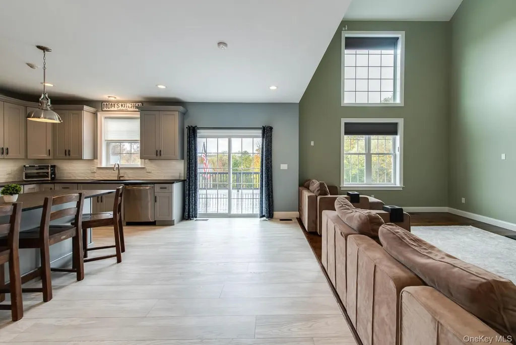 140 Stratford Drive Poughkeepsie NY 12603