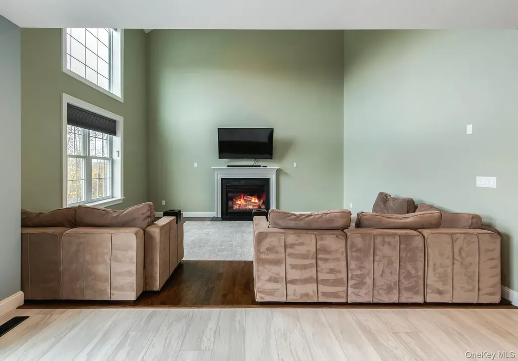 140 Stratford Drive Poughkeepsie NY 12603