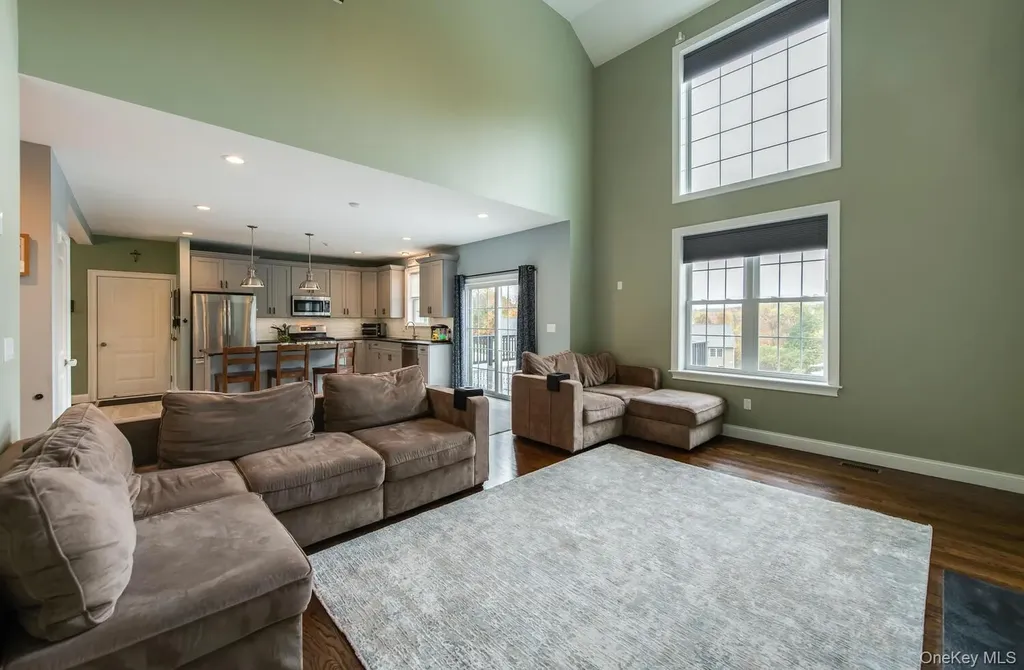 140 Stratford Drive Poughkeepsie NY 12603