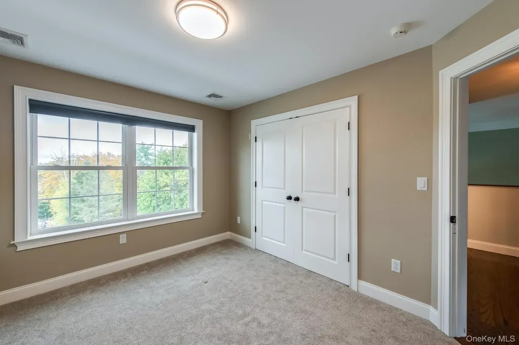 140 Stratford Drive Poughkeepsie NY 12603