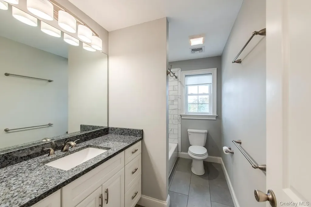 140 Stratford Drive Poughkeepsie NY 12603