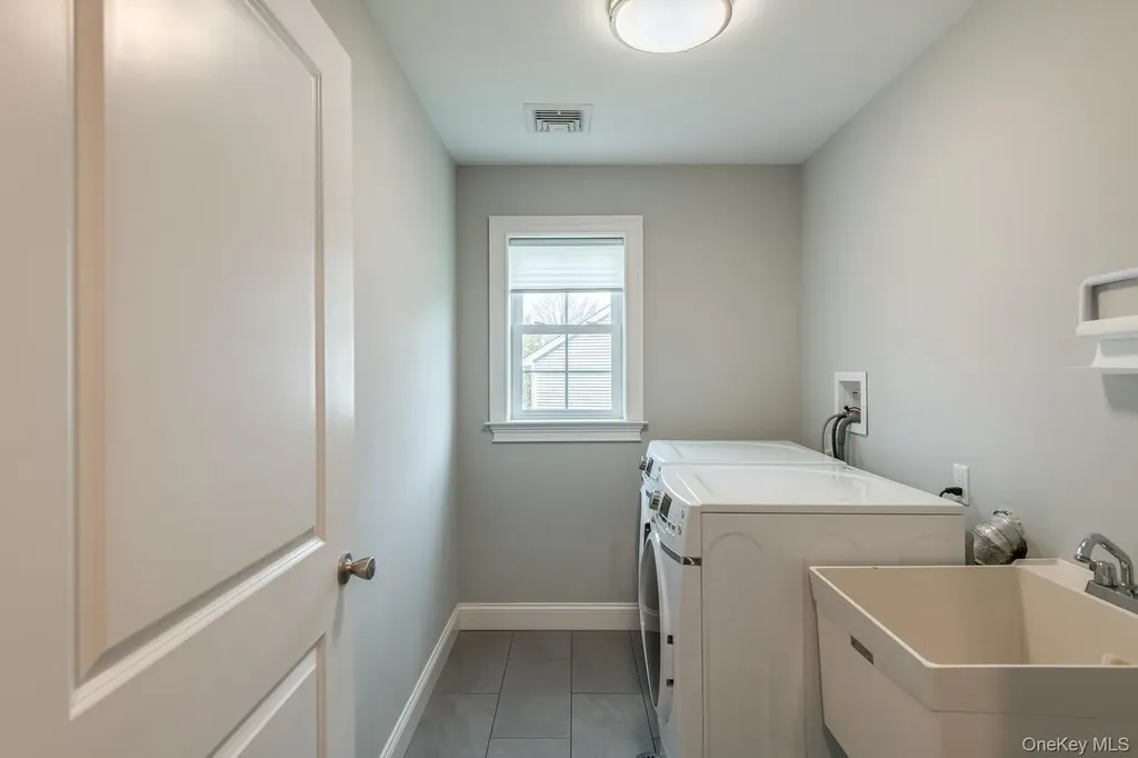 140 Stratford Drive Poughkeepsie NY 12603
