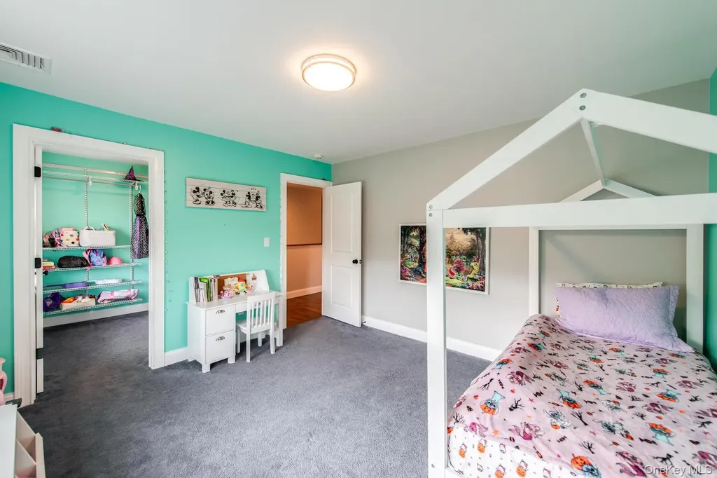 140 Stratford Drive Poughkeepsie NY 12603