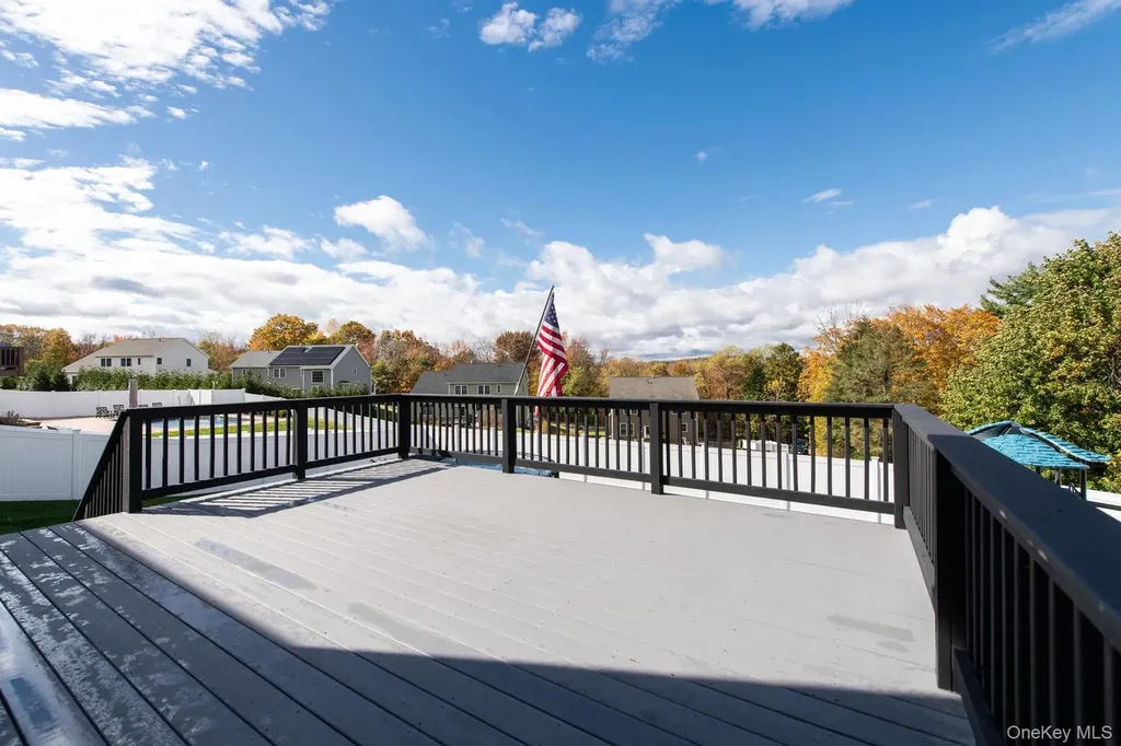 140 Stratford Drive Poughkeepsie NY 12603