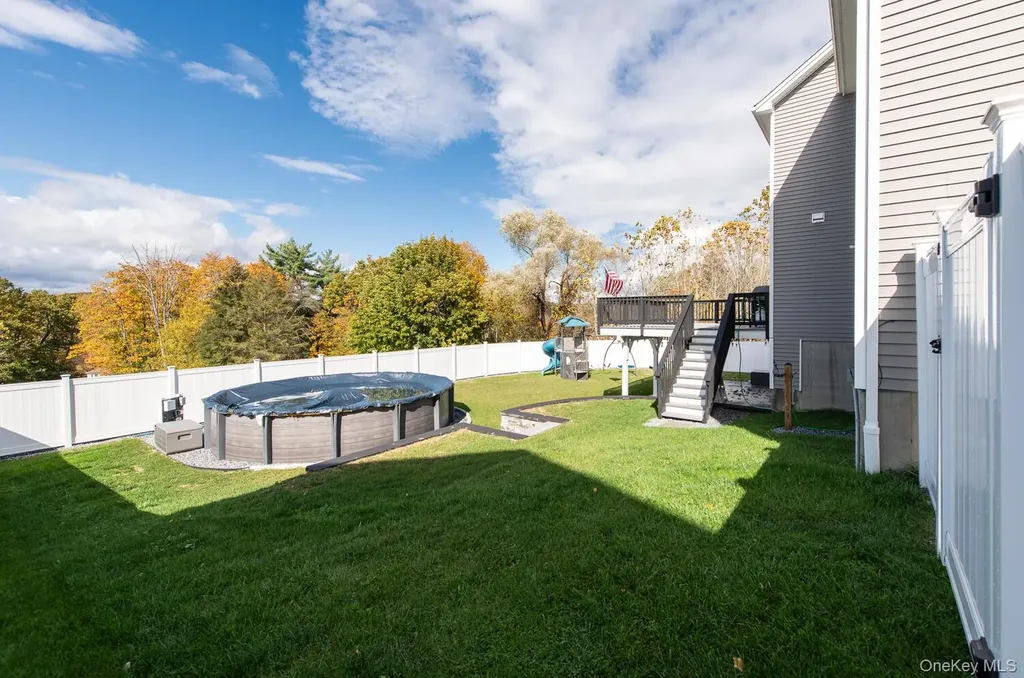 140 Stratford Drive Poughkeepsie NY 12603