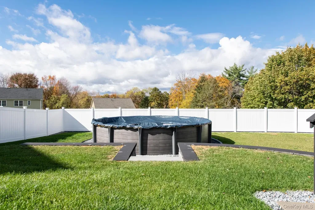 140 Stratford Drive Poughkeepsie NY 12603