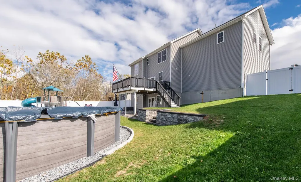 140 Stratford Drive Poughkeepsie NY 12603