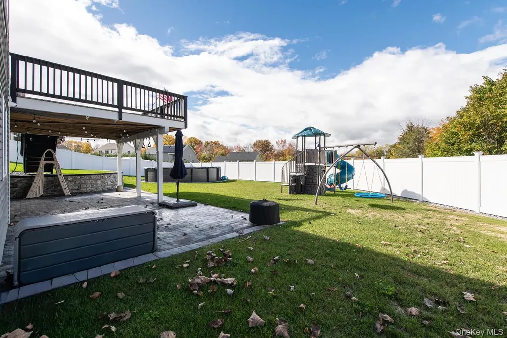 140 Stratford Drive Poughkeepsie NY 12603