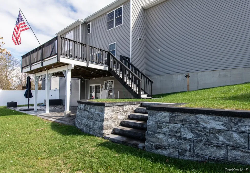 140 Stratford Drive Poughkeepsie NY 12603