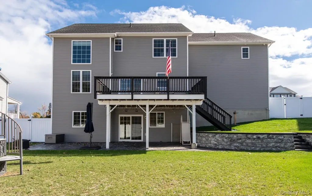 140 Stratford Drive Poughkeepsie NY 12603