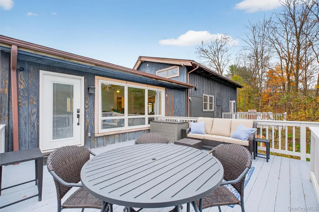 618 Salt Point Turnpike Poughkeepsie NY 12601
