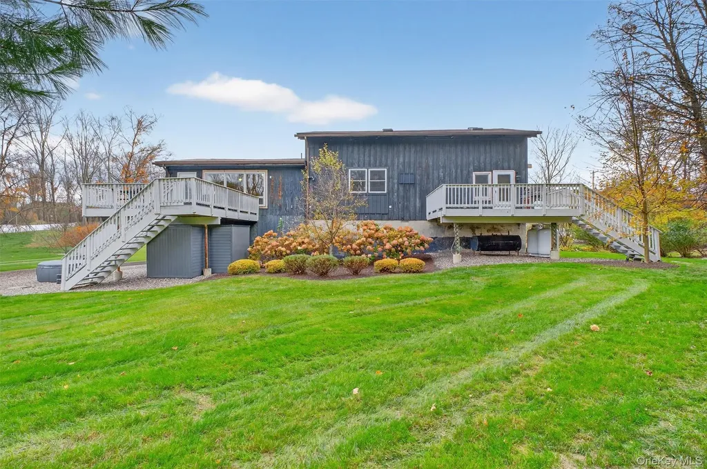 618 Salt Point Turnpike Poughkeepsie NY 12601