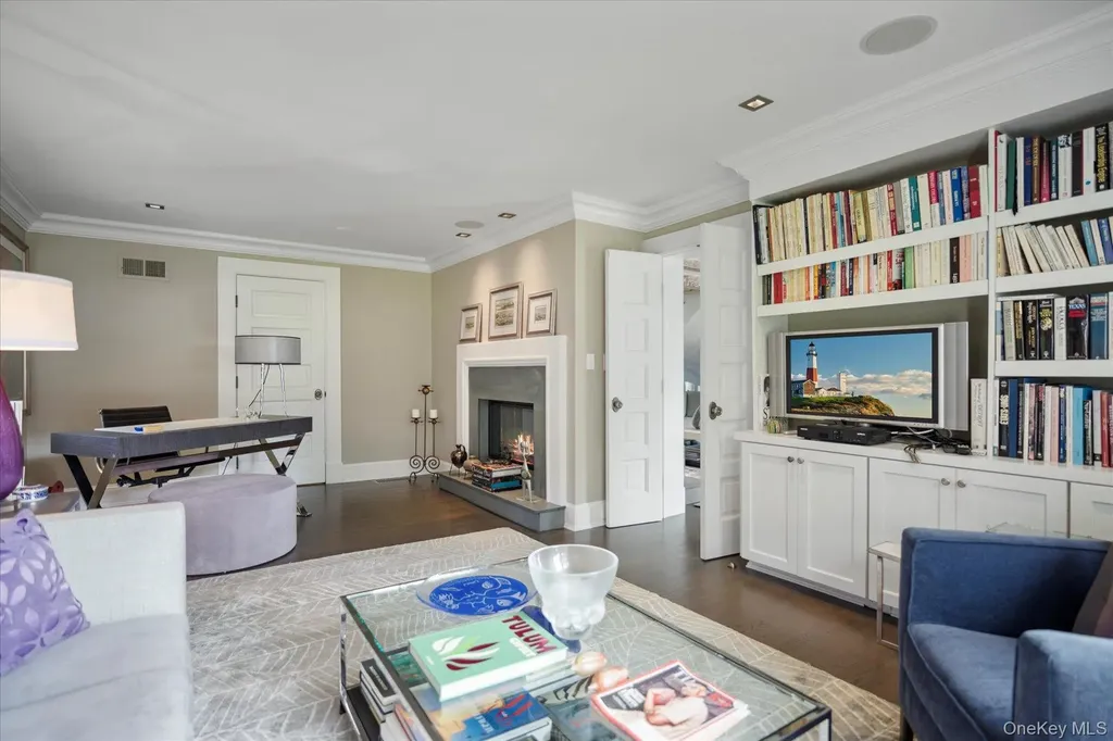 231 Flying Point Road Southampton NY 11968