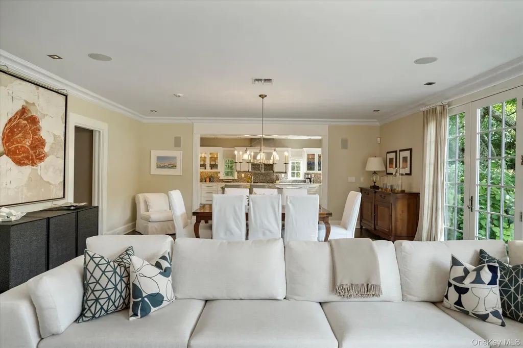 231 Flying Point Road Southampton NY 11968