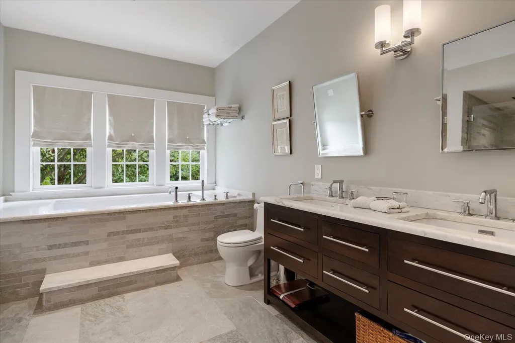 231 Flying Point Road Southampton NY 11968