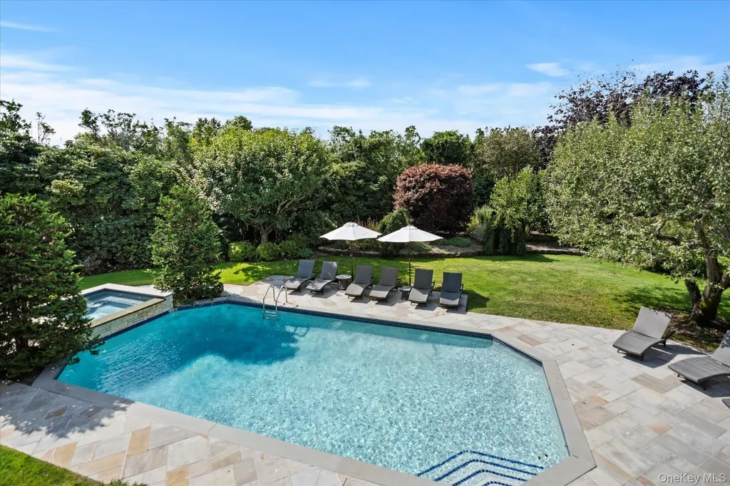 231 Flying Point Road Southampton NY 11968