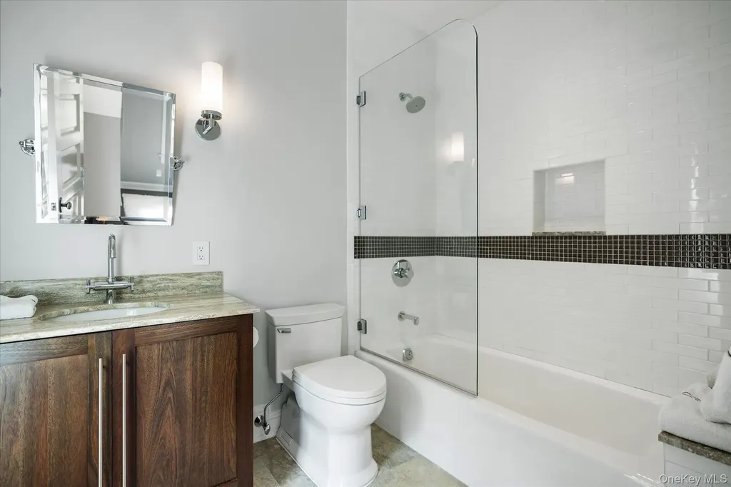 231 Flying Point Road Southampton NY 11968