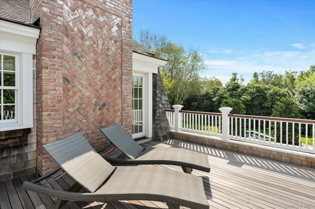 231 Flying Point Road Southampton NY 11968