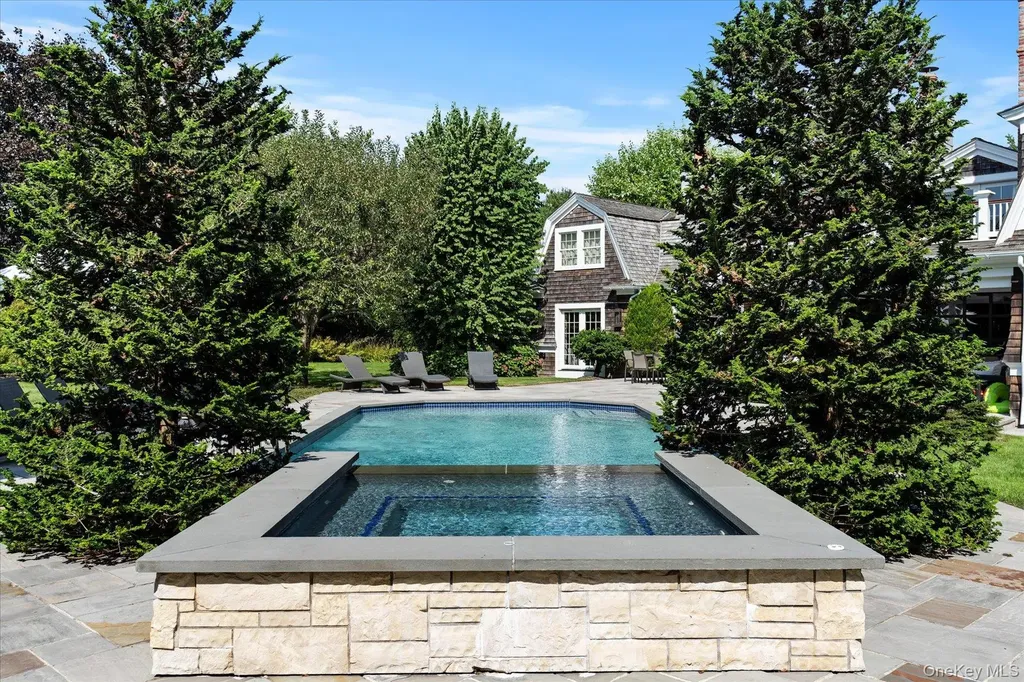 231 Flying Point Road Southampton NY 11968