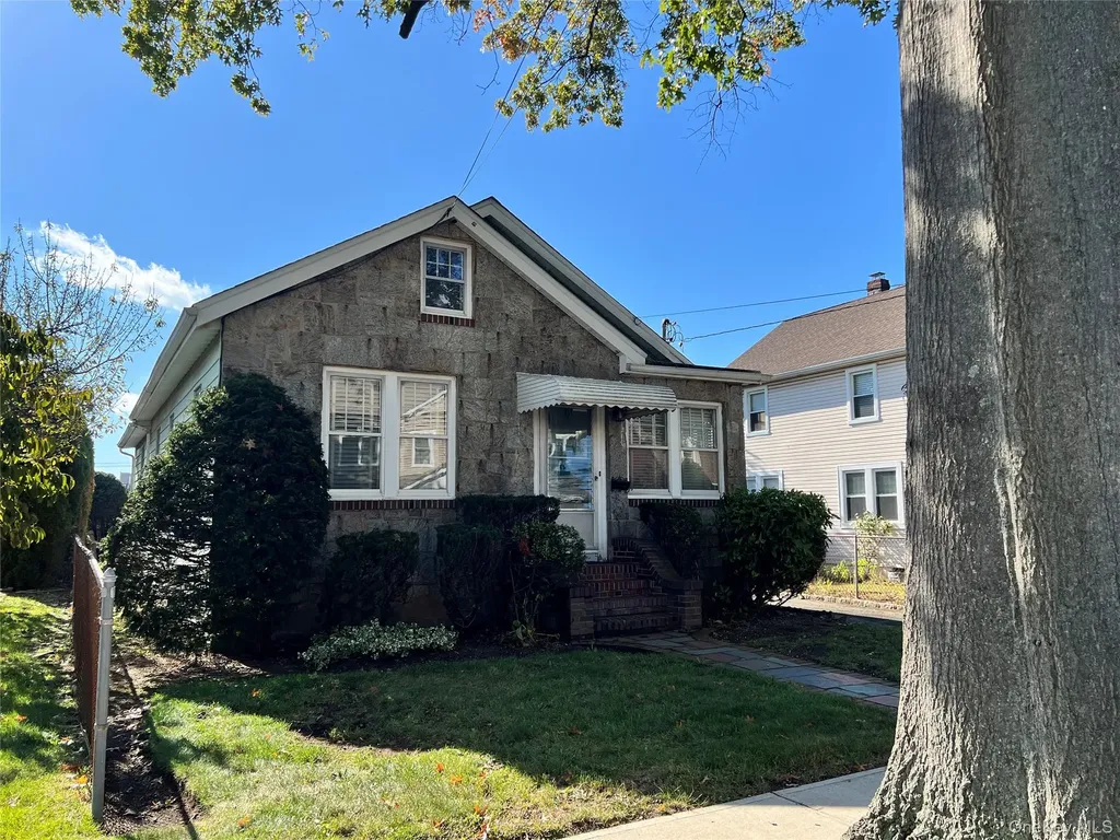 40 Lafayette Avenue Westbury NY 11590