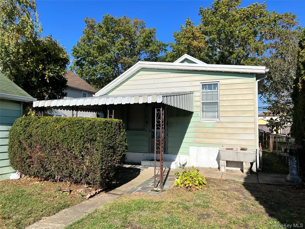 40 Lafayette Avenue Westbury NY 11590