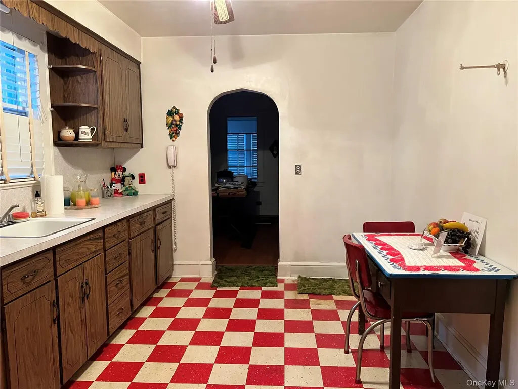 40 Lafayette Avenue Westbury NY 11590