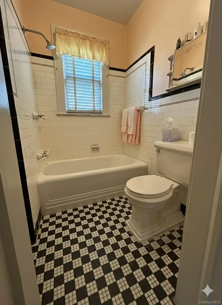 40 Lafayette Avenue Westbury NY 11590