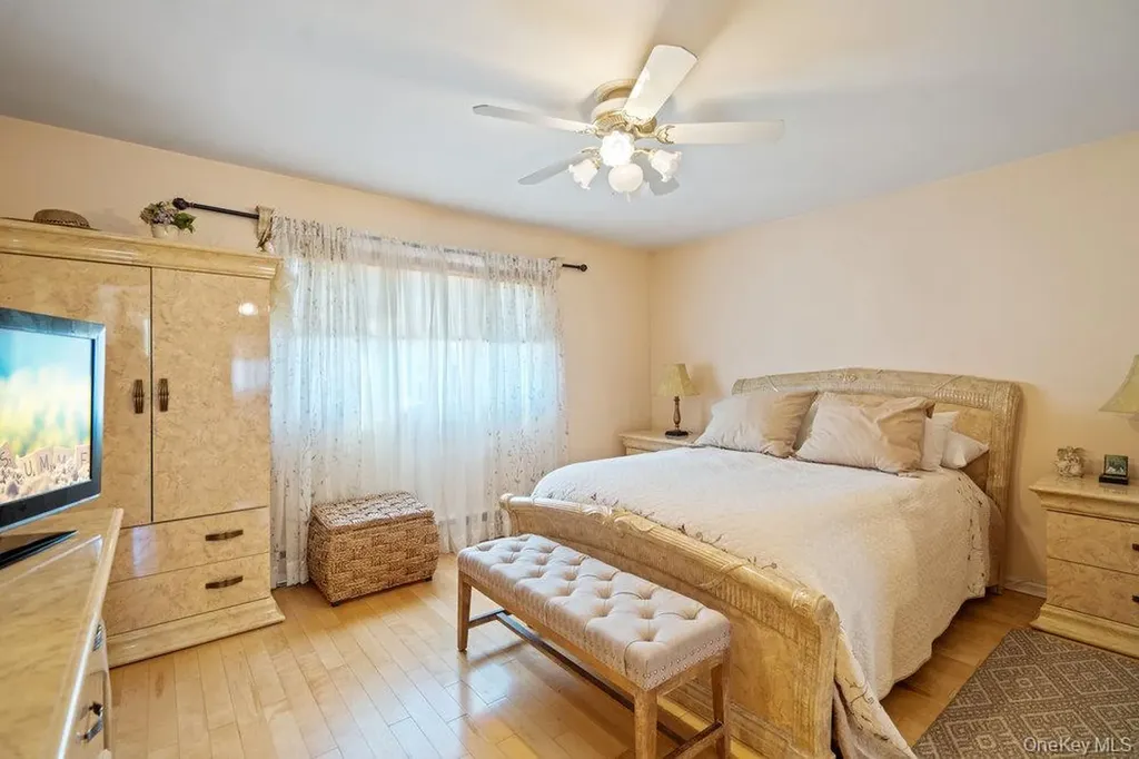 91 15th Avenue West Babylon NY 11704