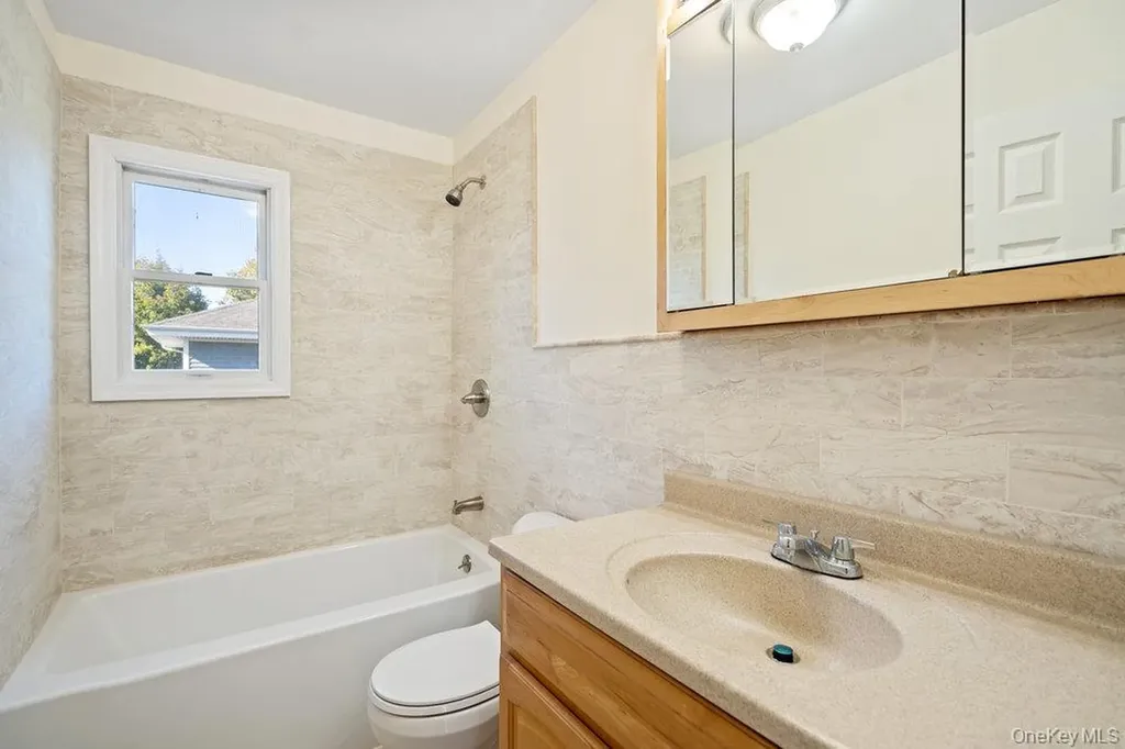 91 15th Avenue West Babylon NY 11704