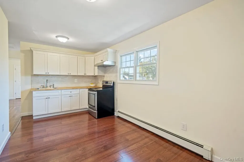 91 15th Avenue West Babylon NY 11704