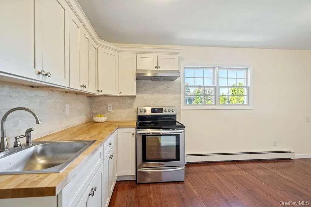 91 15th Avenue West Babylon NY 11704