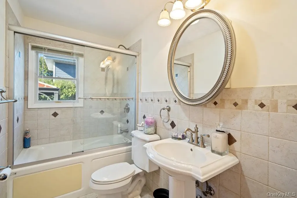 91 15th Avenue West Babylon NY 11704